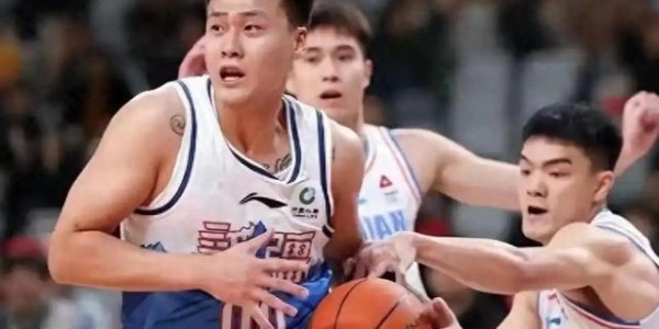 kaiyun-CBA一天罚21万！季后赛乱象频出，罚单敲醒了谁？